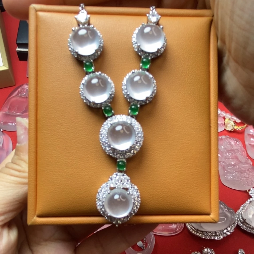 石英质玉未镶嵌吊坠