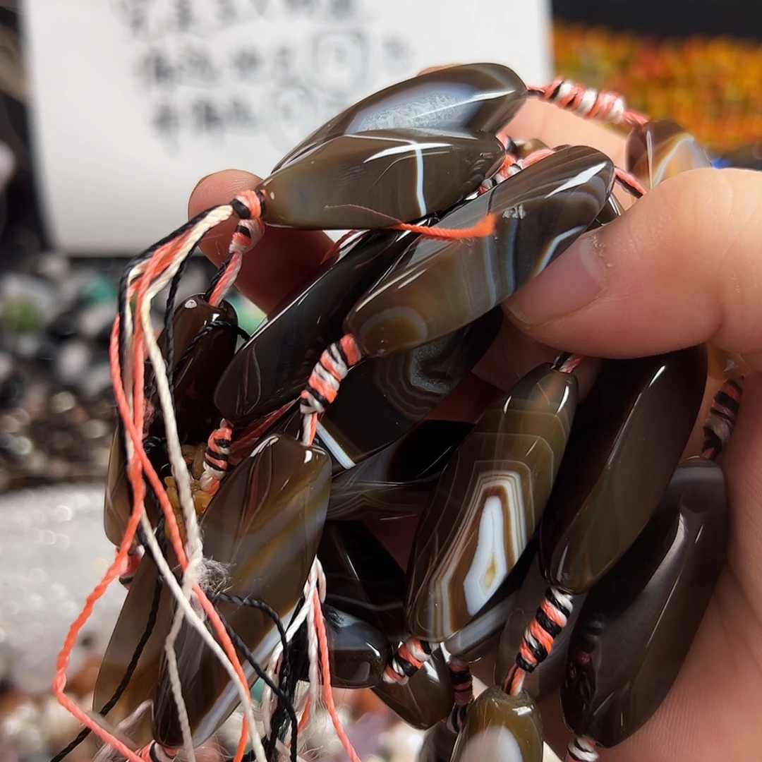 玛瑙/玉髓未镶嵌珠宝半成品G263天然原矿缠丝玛瑙