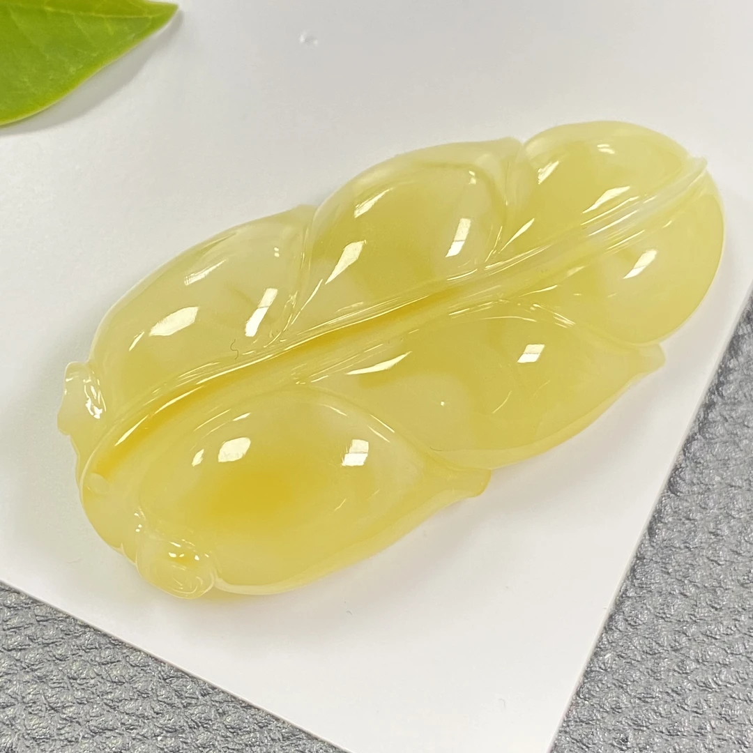 「戴琴珠宝」Q930-蜜蜡雕刻件吊坠（多样性发其一）