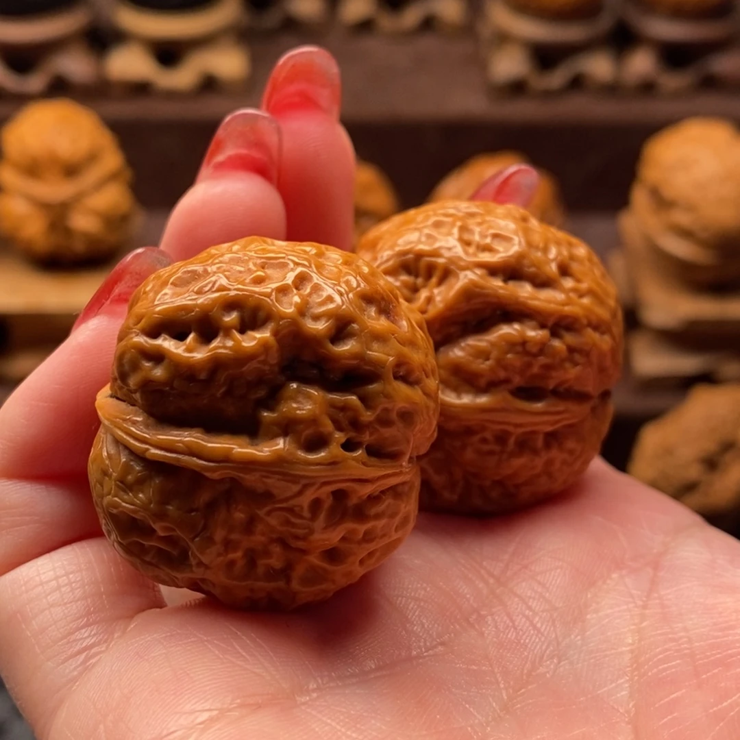 文玩核桃把件34小卧龙