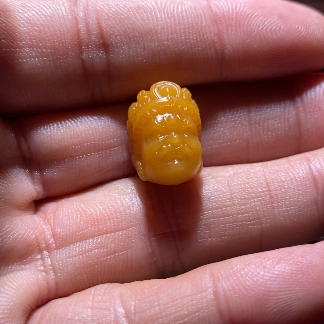 宝***马和田玉未镶嵌颈饰