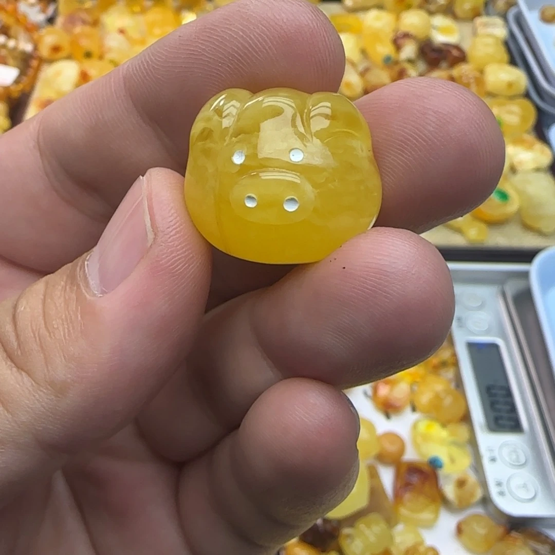 琥珀未镶嵌裸石3.8克22×20×14有瑕