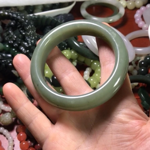 未镶嵌手镯和田玉?