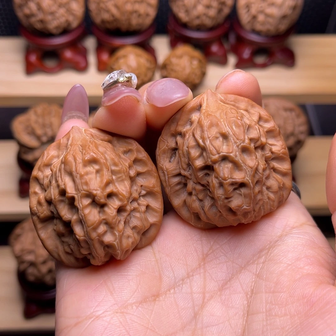 文玩核桃吊坠白蛇骨