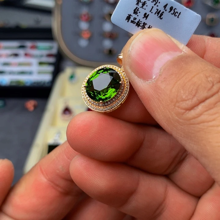 碧玺颈饰18K金镶嵌碧玺