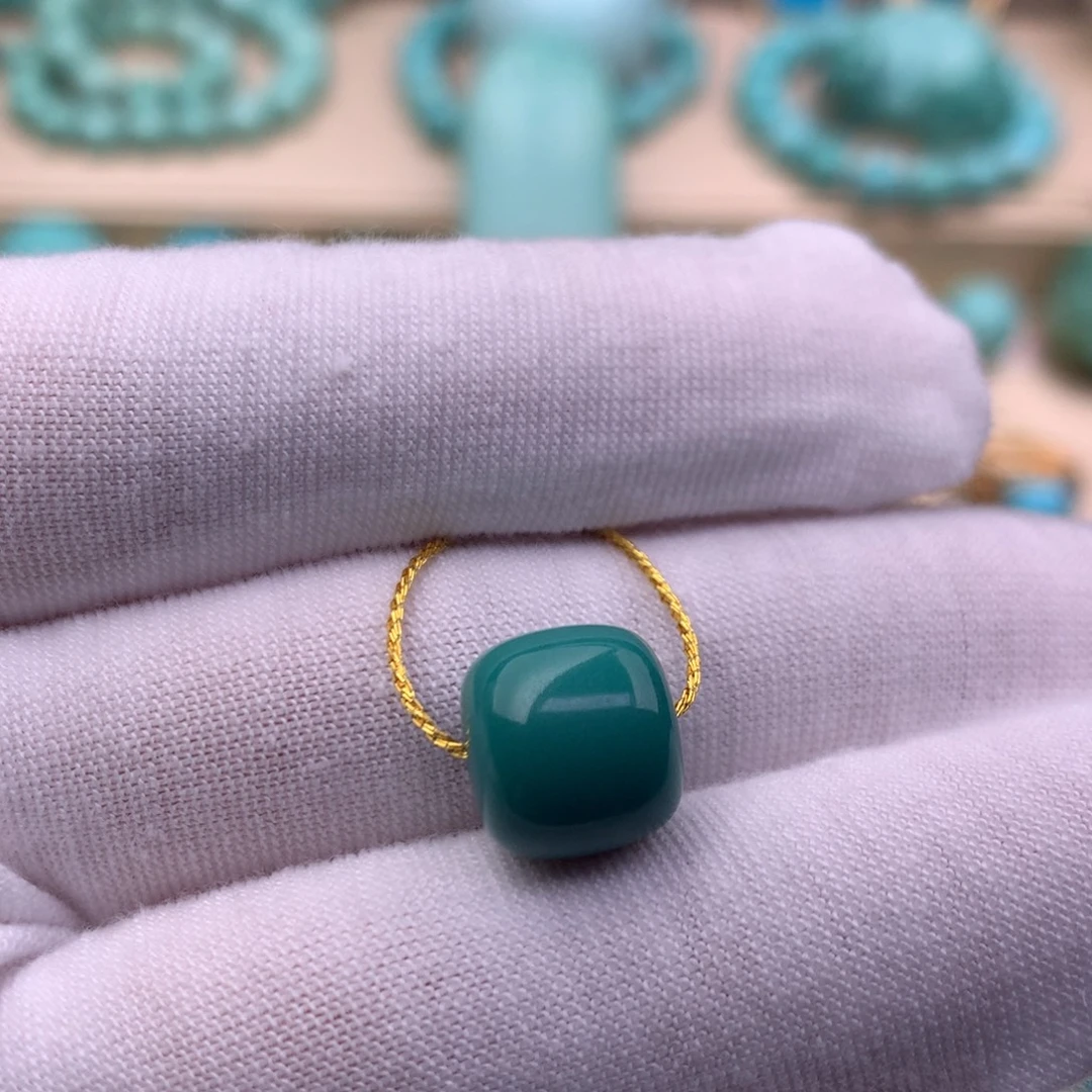 绿松石未镶嵌珠宝奇石10.6*9.8