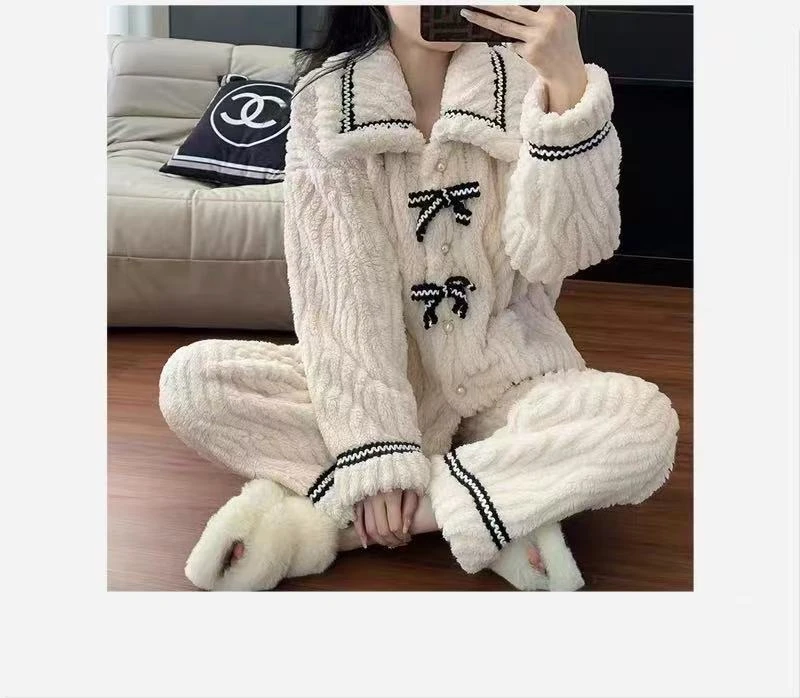 2024秋冬季新款轻奢高级感翻领单排珠珠蝴蝶结保暖家居服两件套-M