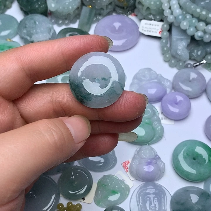 哈***米翡翠未镶嵌颈饰天然翡翠