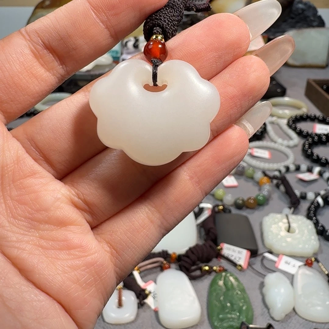 和田玉未镶嵌吊坠(不含链)