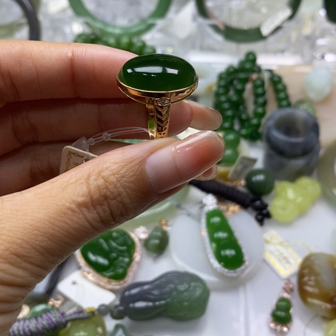 和田玉（碧玉）18K金镶嵌戒指