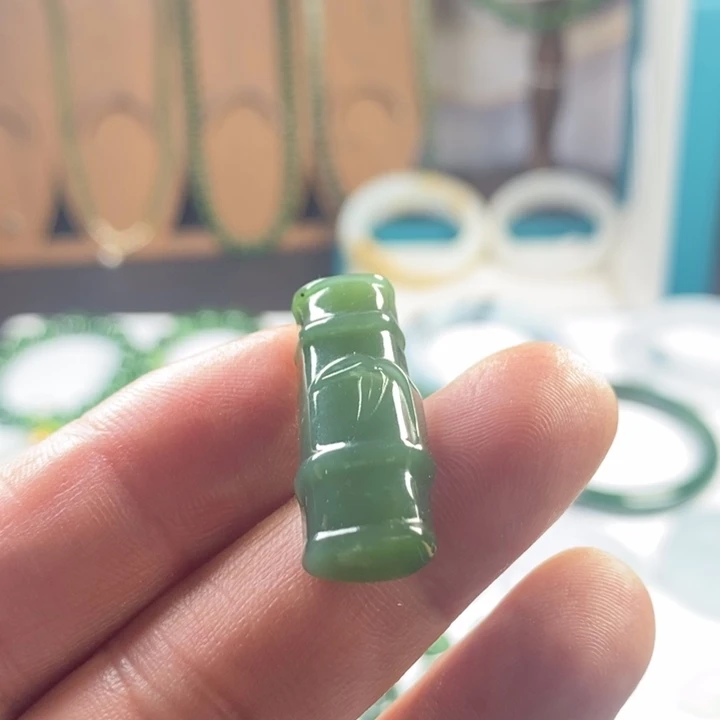 和田玉（碧玉）未镶嵌颈饰