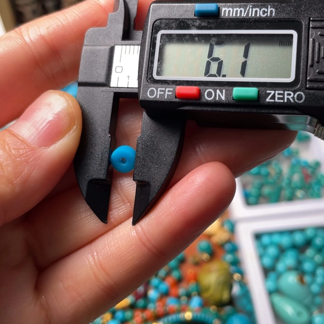 绿松石颈饰未镶嵌