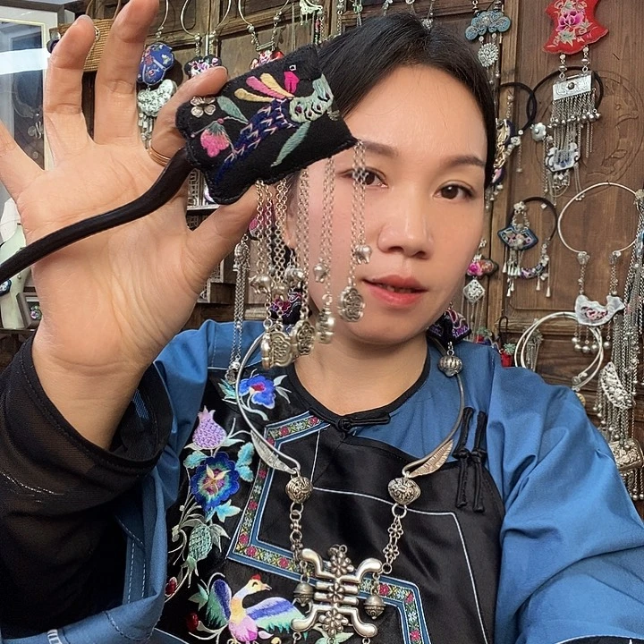 发簪是真的好看哈哈