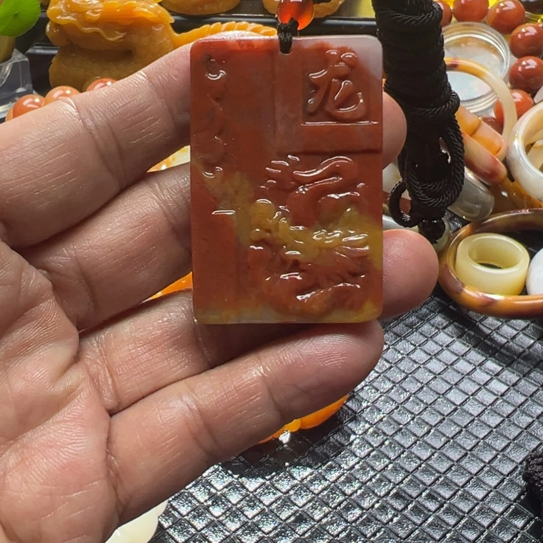 石英质玉未镶嵌颈饰