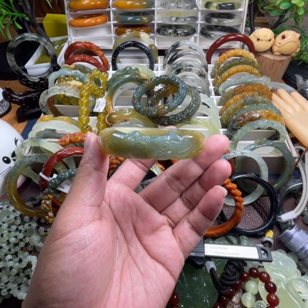 未镶嵌蛇纹石玉手镯飞*