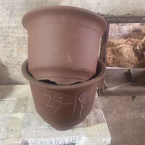 中国宜兴紫砂花盆