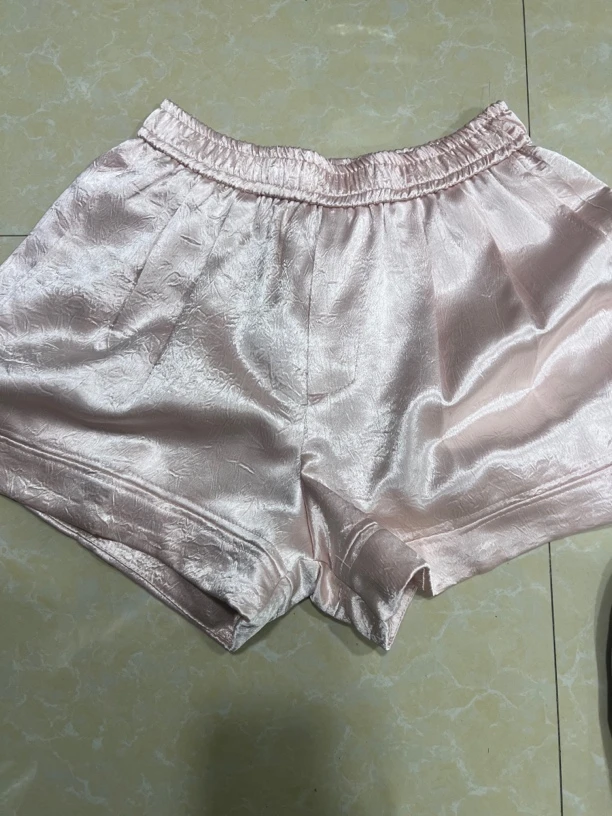 多个颜色百搭短裤