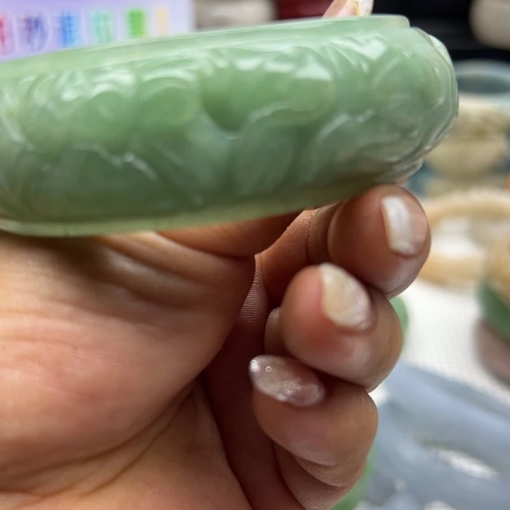 石英岩玉手镯未镶嵌有***猫