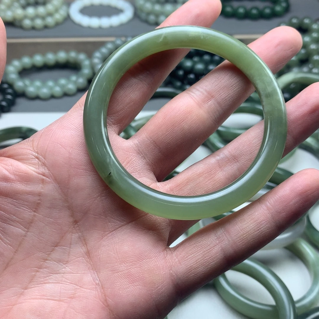 和田玉未镶嵌手镯57.9圈口