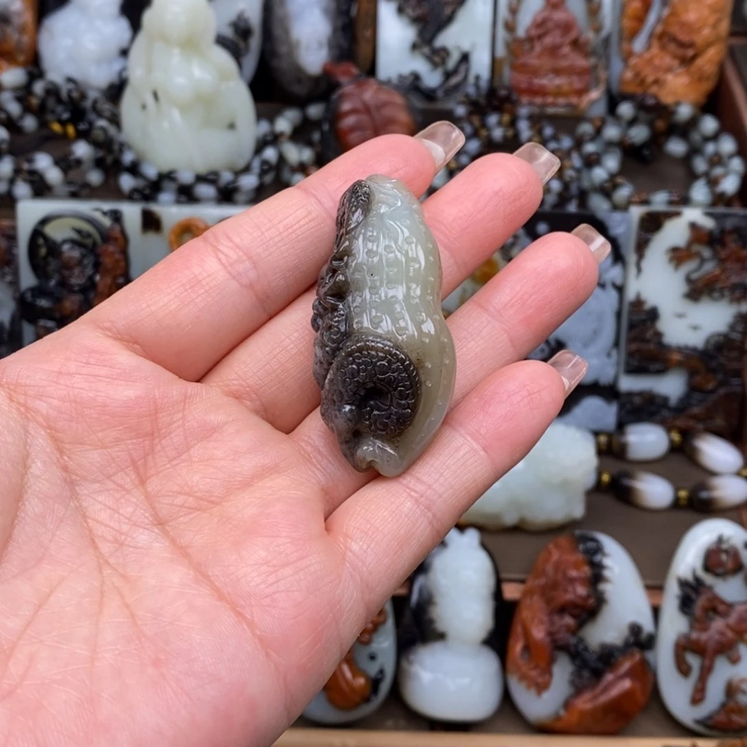 颈饰未镶嵌和田玉