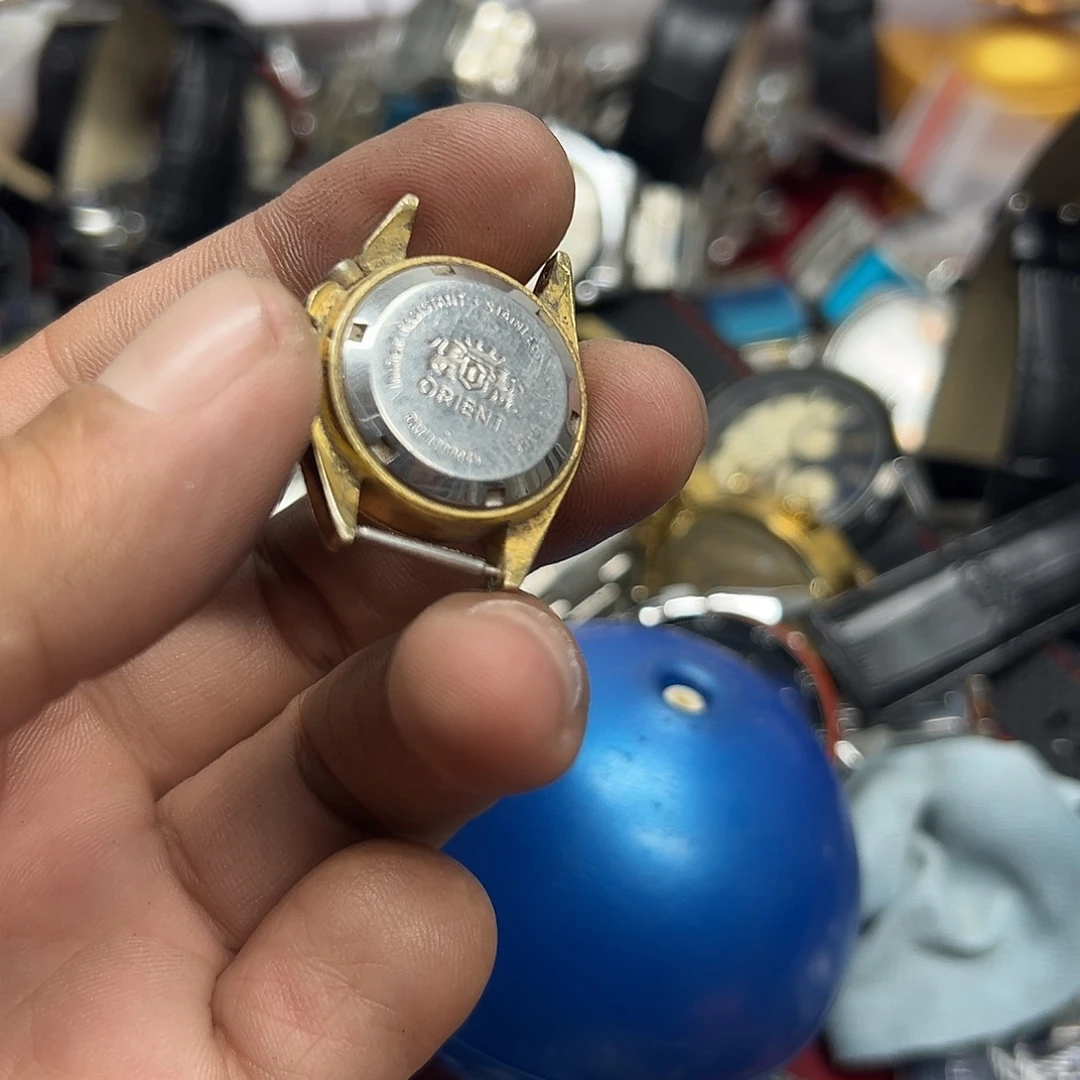 钢人造革锻造碳石英机芯-光能机芯