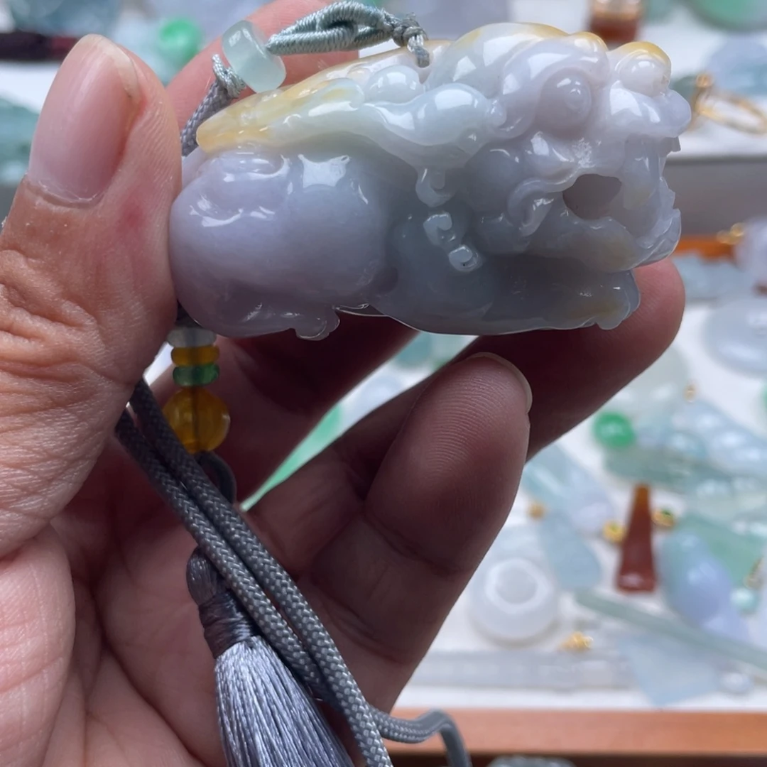 翡翠未镶嵌颈饰翡翠冰三彩口含金珠貔貅