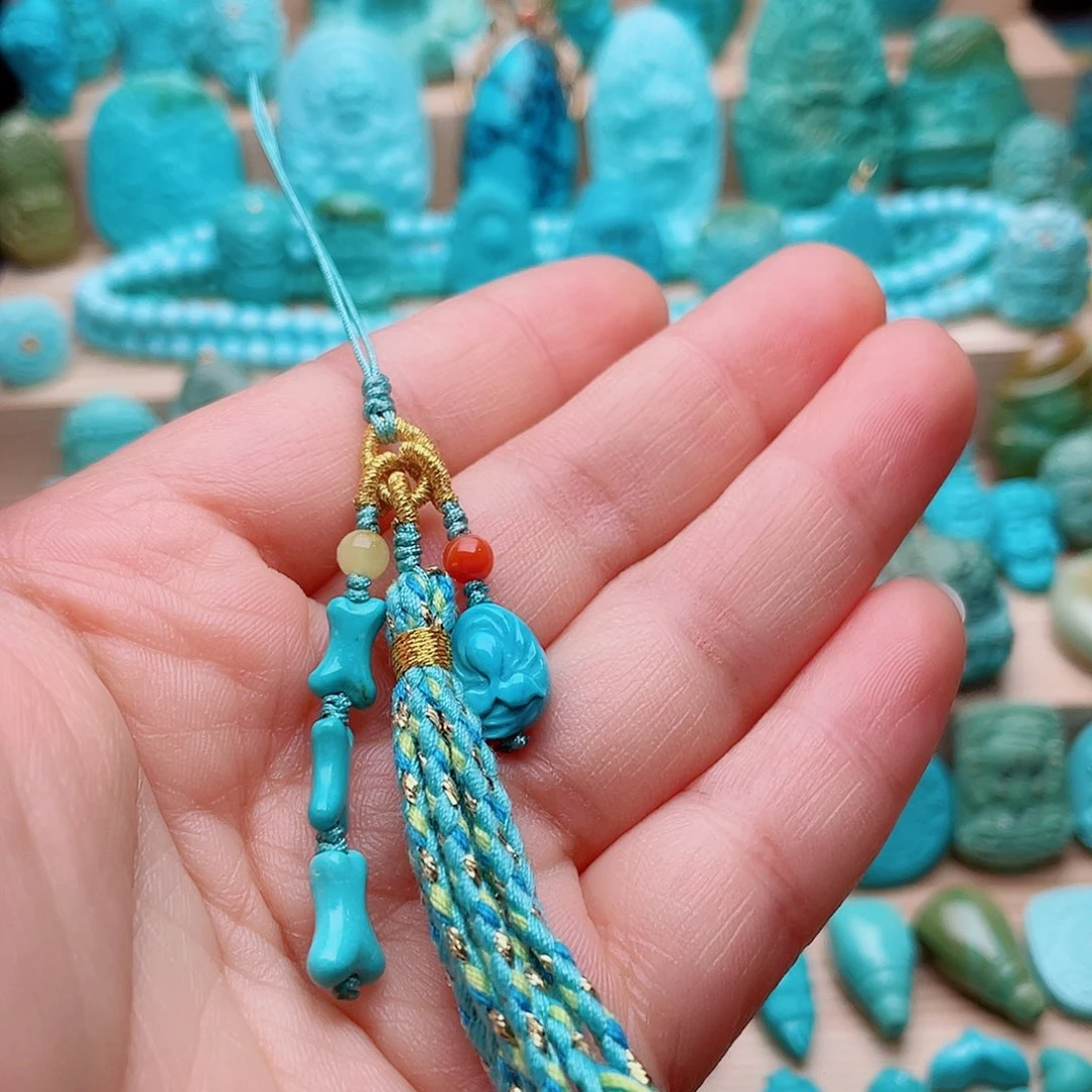 绿松石未镶嵌颈饰