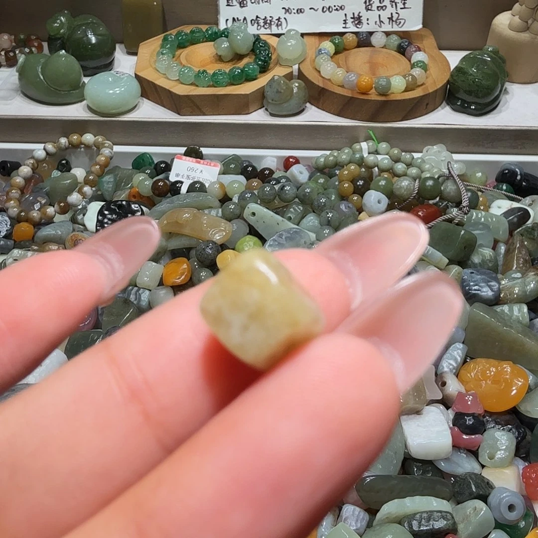 和田玉未镶嵌珠宝奇石