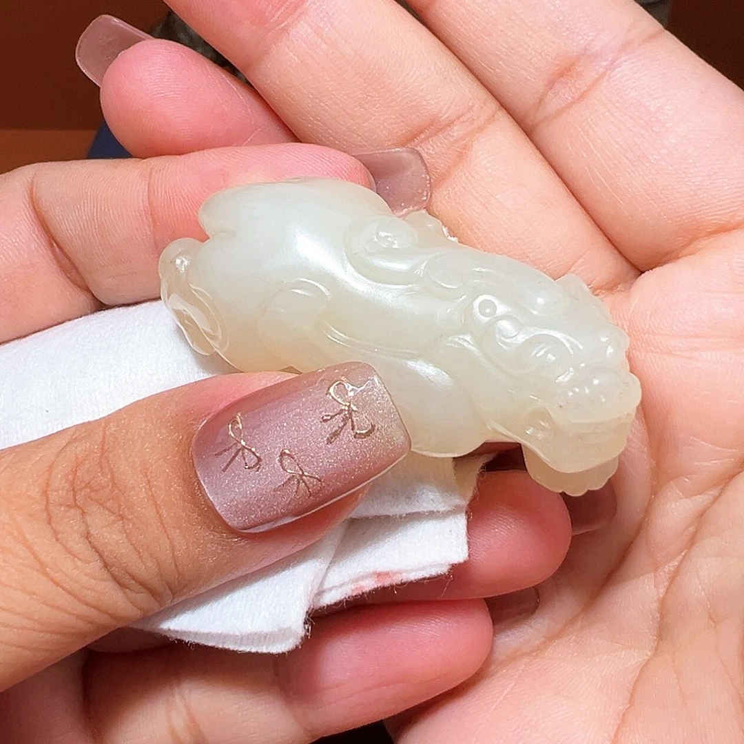 南***茜和田玉未镶嵌挂件