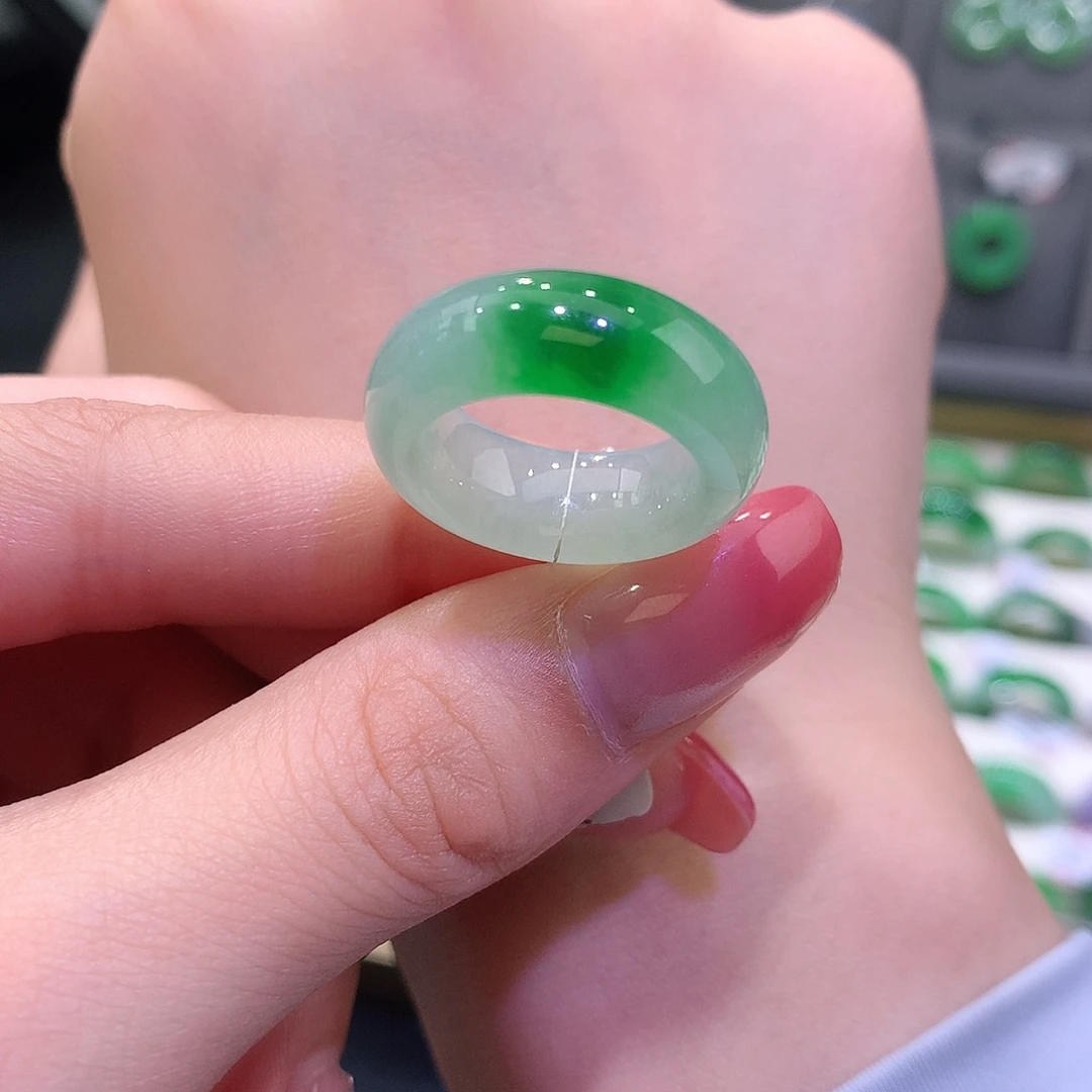 未镶嵌戒指翡翠翡翠