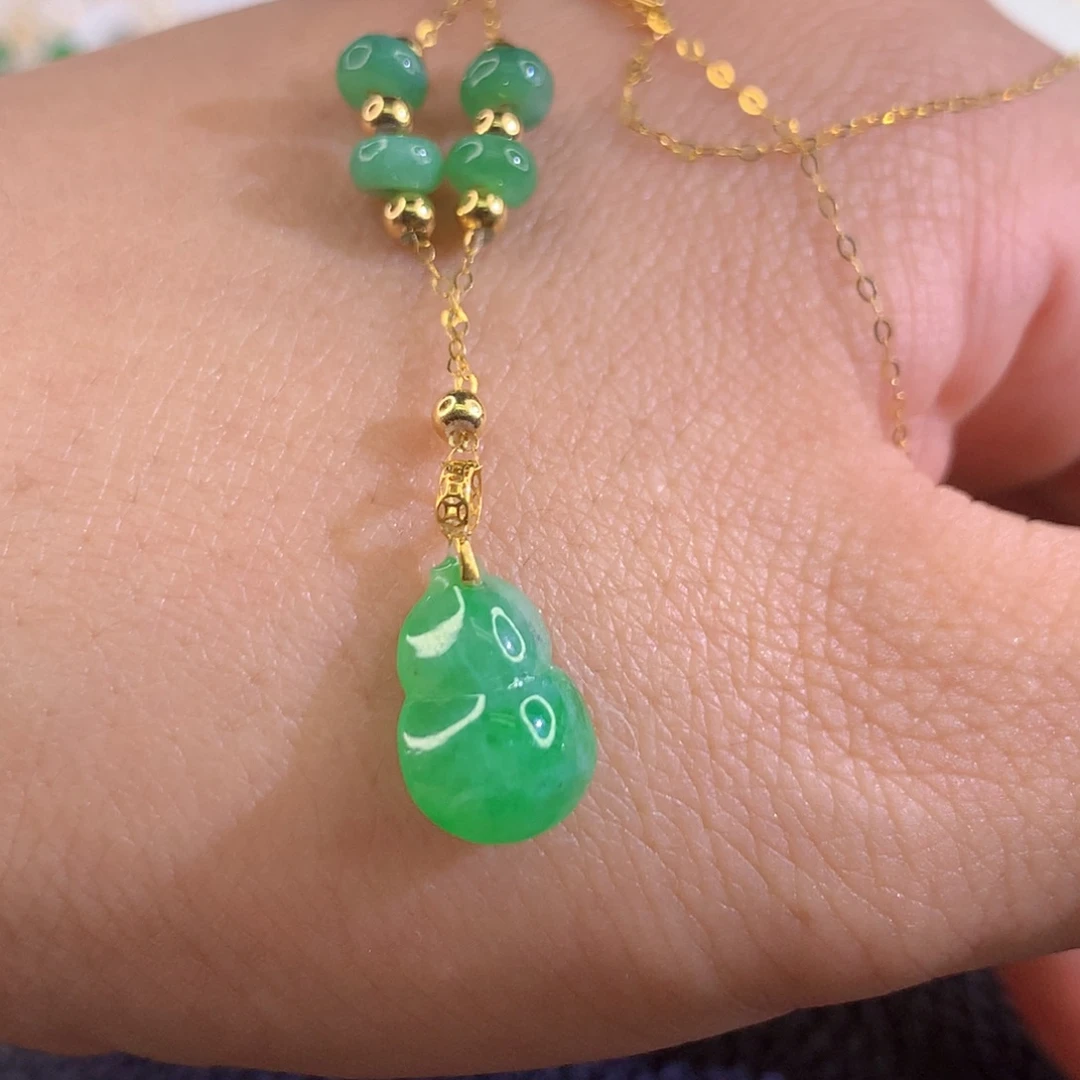 翡翠18K金镶嵌颈饰翡翠