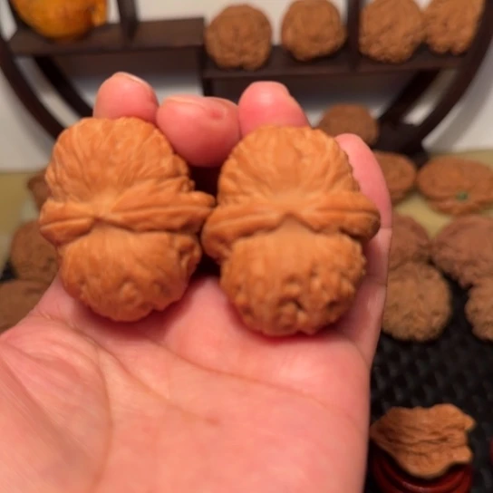 文玩核桃把件转**逝元宝