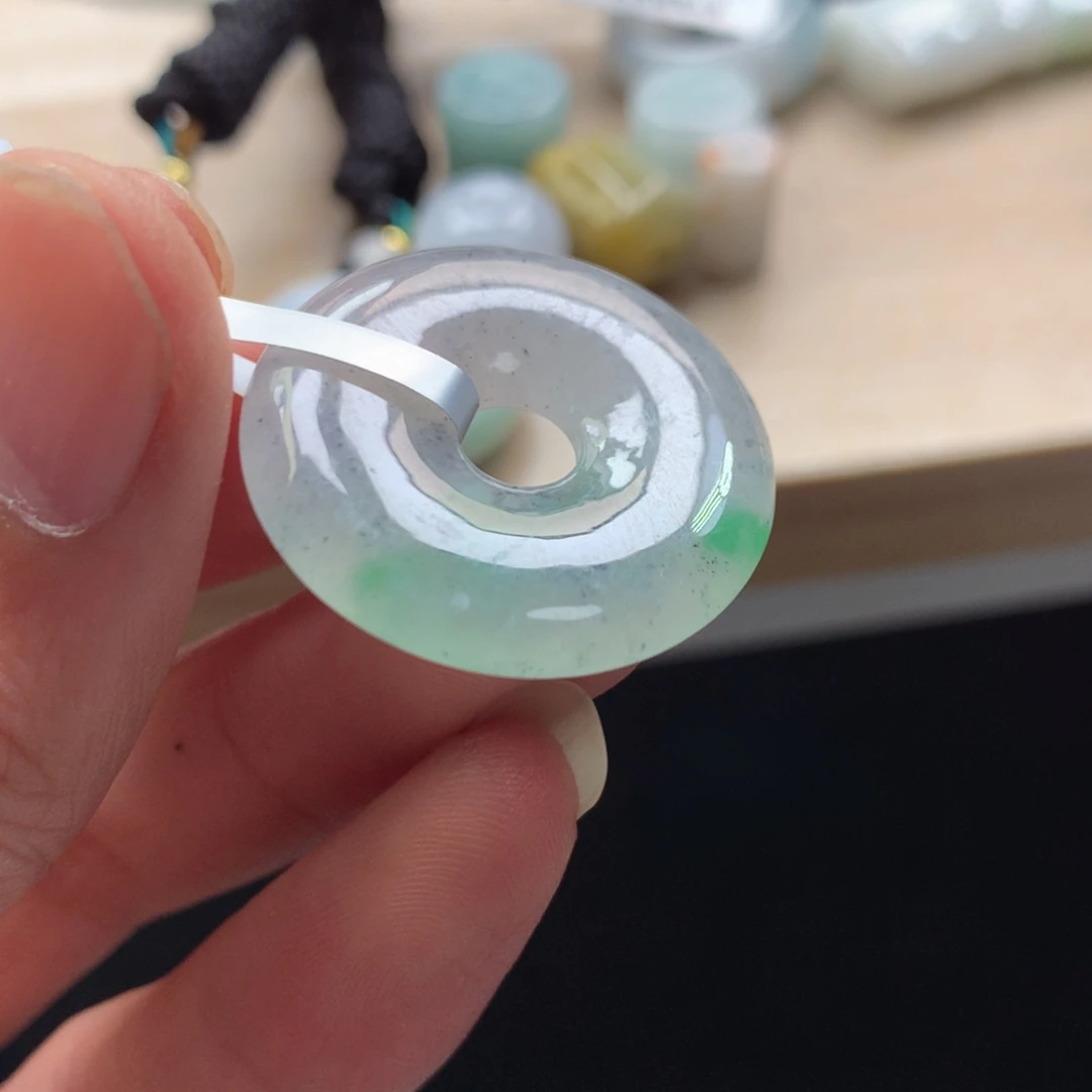 颈饰未镶嵌翡翠吊坠