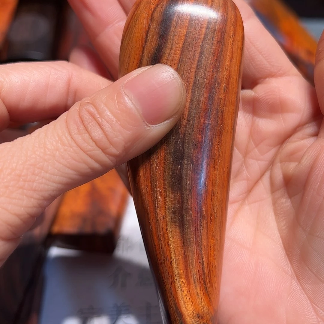 交趾黄檀（大红酸枝）鸿*