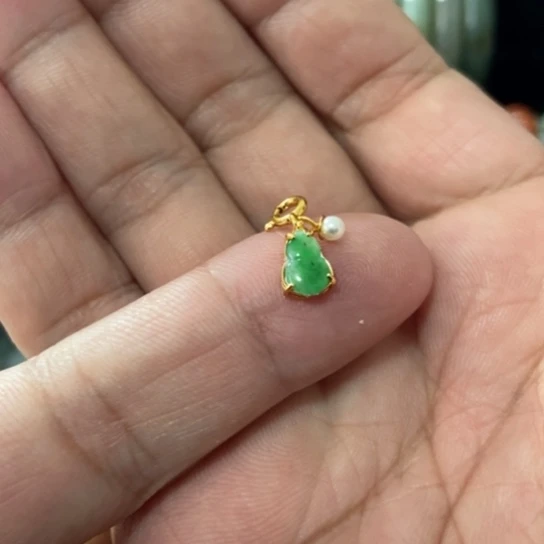 翡翠银S925镶嵌颈饰好看