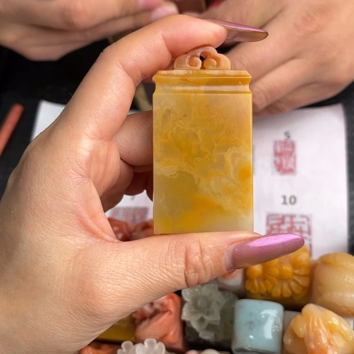 纳***主印石寿山石现场纯手工制作工艺精美