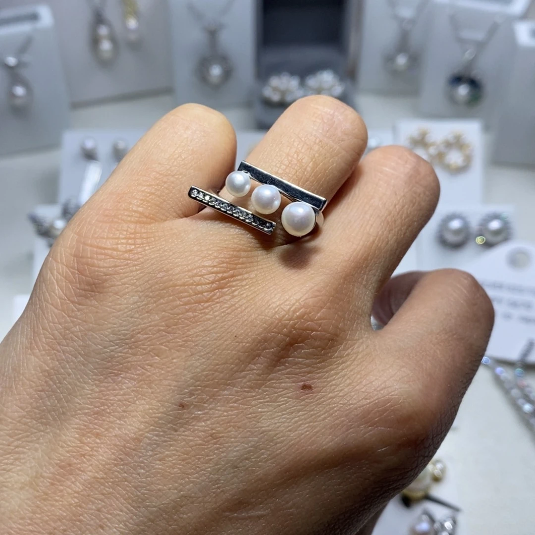 淡水珍珠耳饰未镶嵌