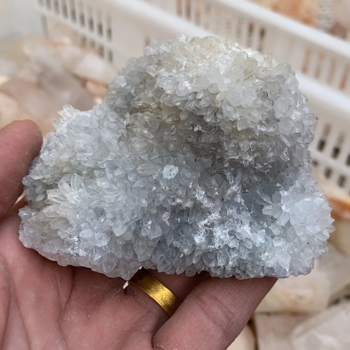 水晶水晶原石摆件未镶嵌小**?