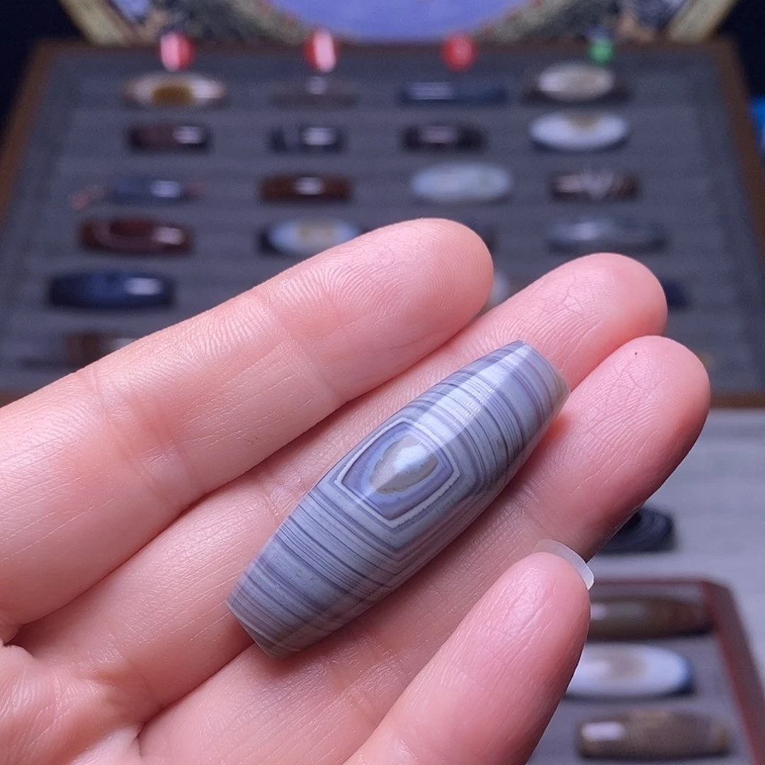 一***风玛瑙/玉髓未镶嵌珠宝半成品