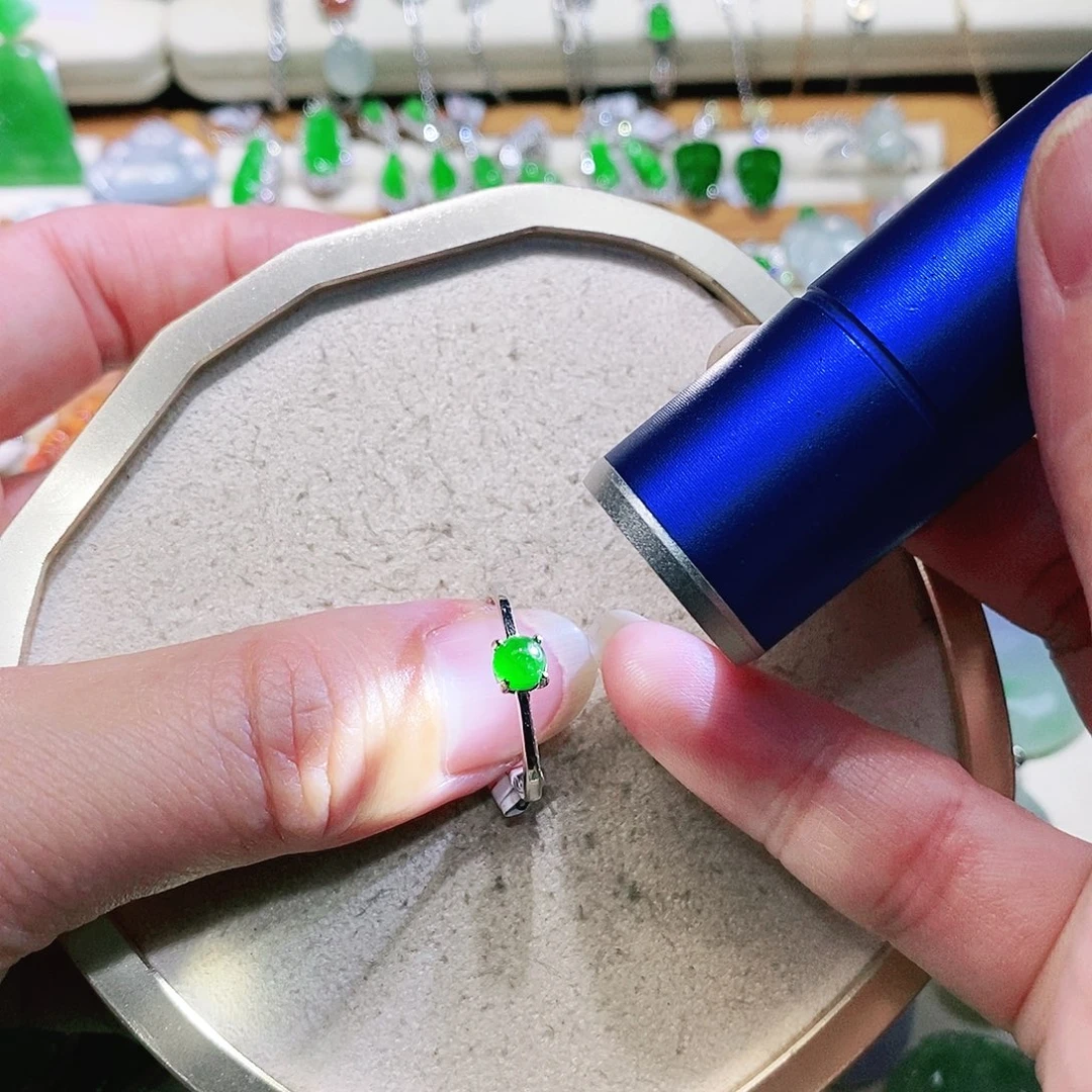 【闪购商品】翡翠挂件未镶嵌裸石