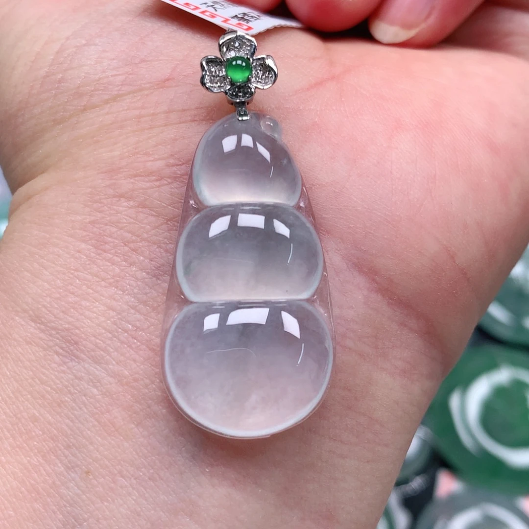 颈饰18K金镶嵌翡翠天然翡翠