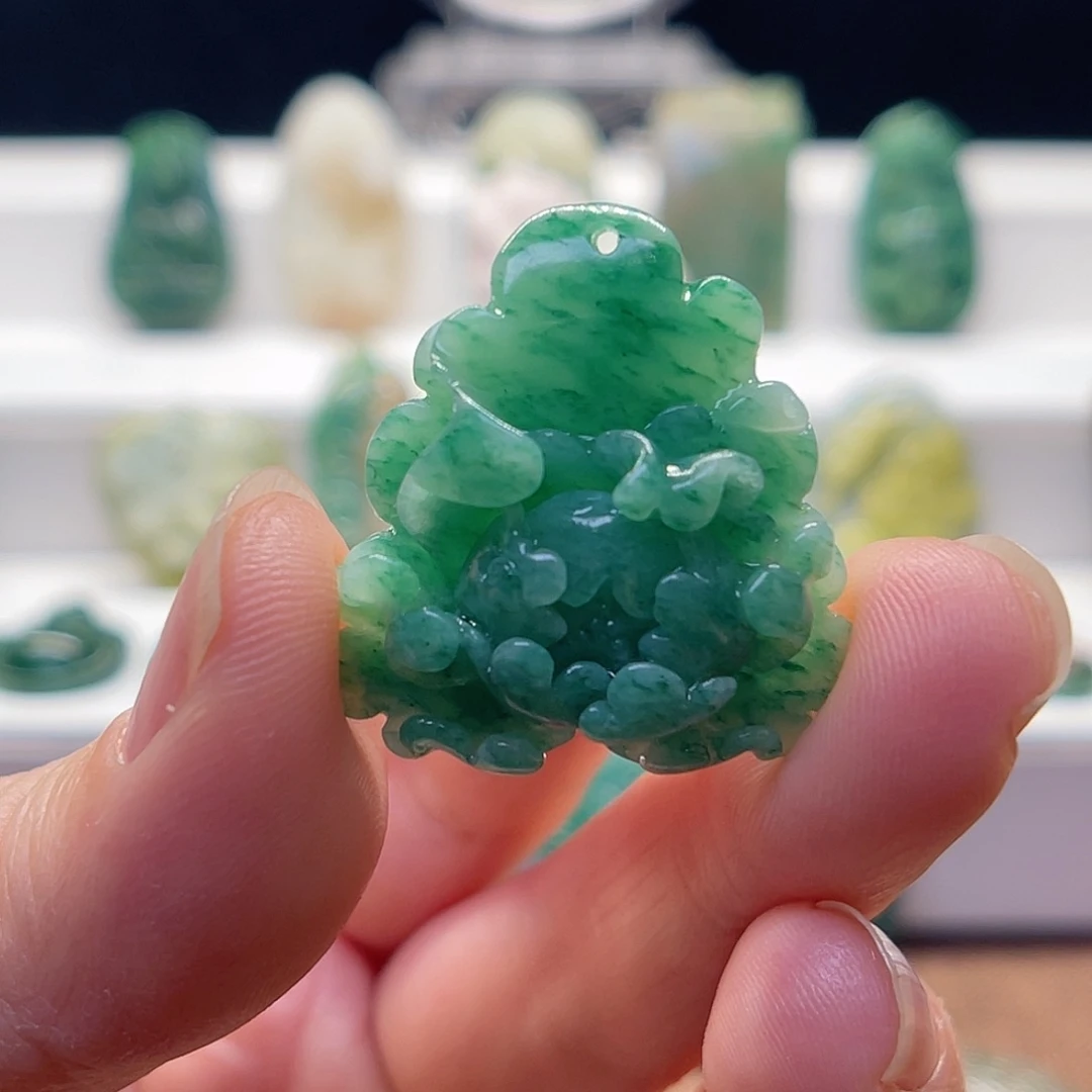 独山玉未镶嵌颈饰