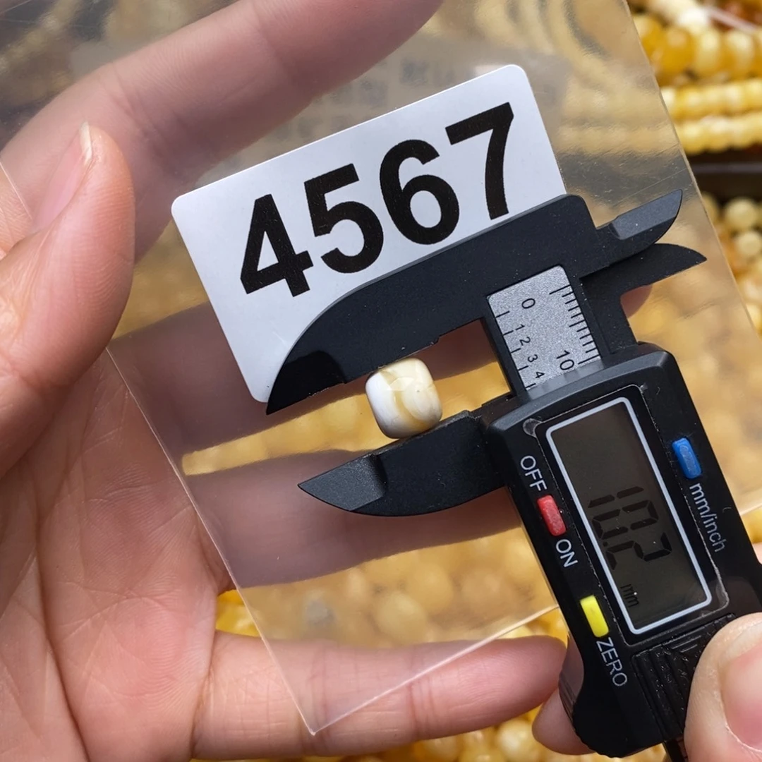 蜜蜡珠宝奇石未镶嵌