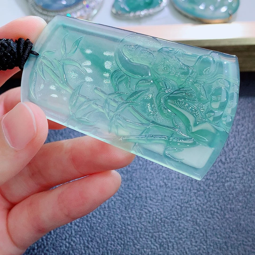 颈饰未镶嵌翡翠翡翠