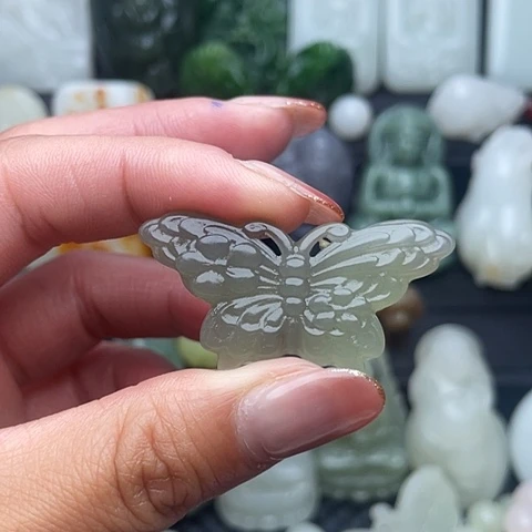 和田玉未镶嵌颈饰家**盛