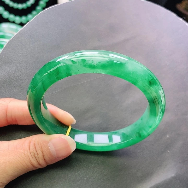 石英质玉未镶嵌手镯