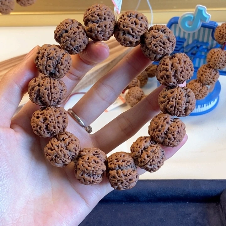 金刚菩提手串古龙梅花6。