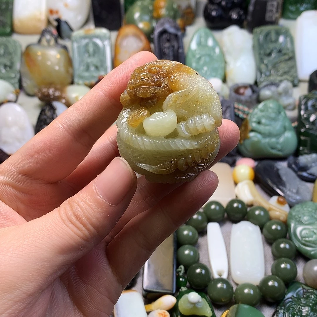 颈饰未镶嵌和田玉