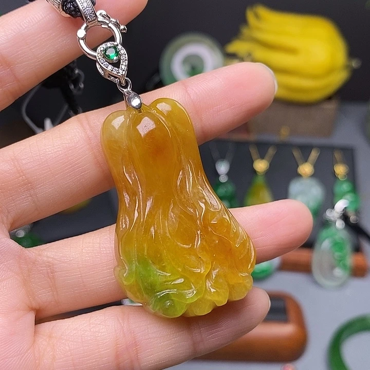 吊坠(赠链)未镶嵌翡翠