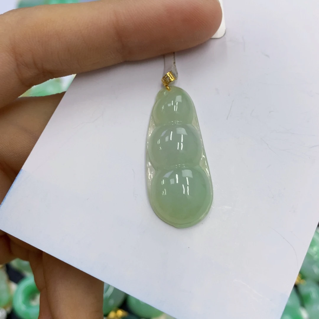 翡翠18K金镶嵌颈饰翡翠